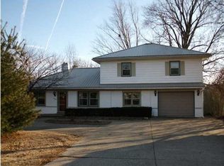 606 W Evergreen Rd, Evansville, IN 47710