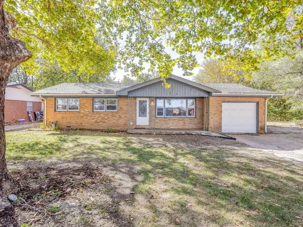 925 W Alexander Dr, Haysville, KS 67060
