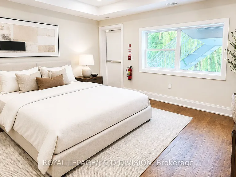 2579 Yonge St #202 — Photo 15