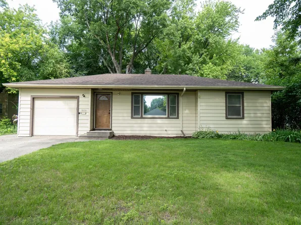 1606 5th St N, Fargo, ND 58102