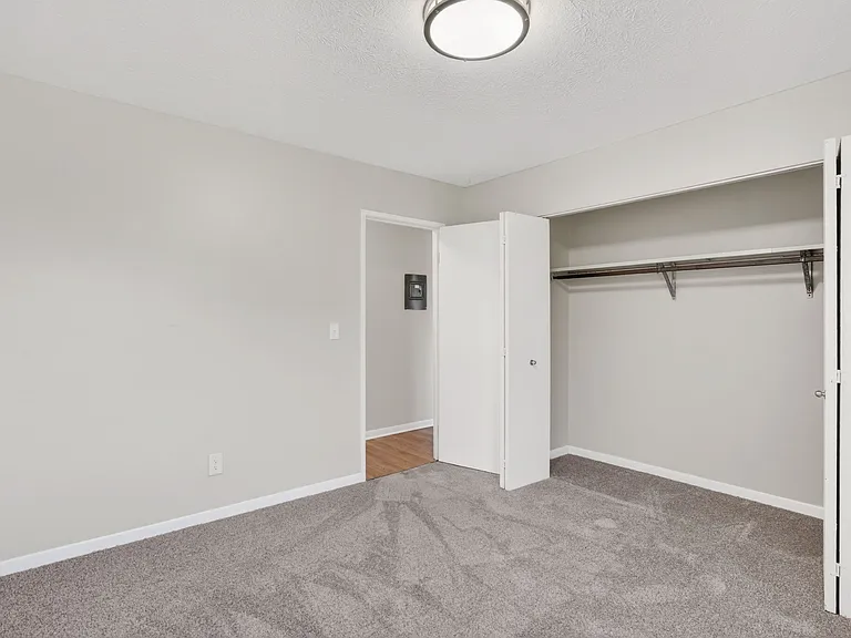 Lakeside Apartments — Photo 10