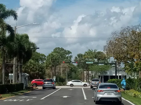 3023 Cambridge Cir #B, Deerfield Beach, FL 33442