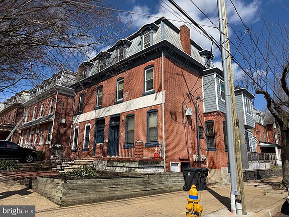 4th image of 1001 & 1003 W 8th St