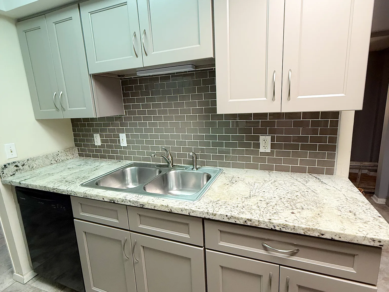 3 bed, 2.5 bath, 1528 sqft, $1,800 — Photo 3