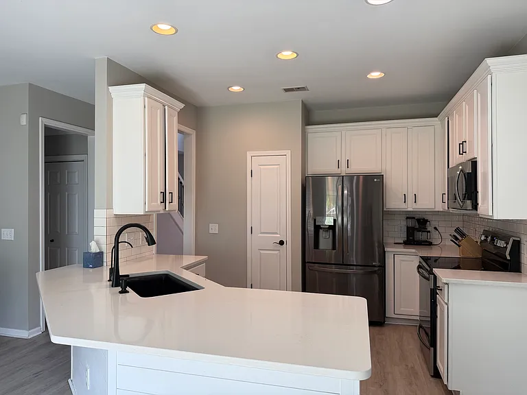Carolinian Dr — Photo 2