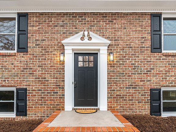 4th image of 266 Arrowhead Dr