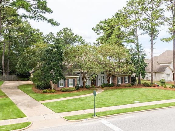 4th image of 7108 Pinecrest Dr
