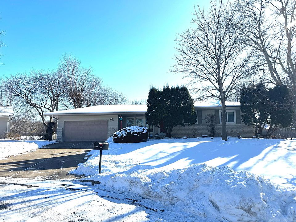 1st image of 6001 Gardena Ln NE