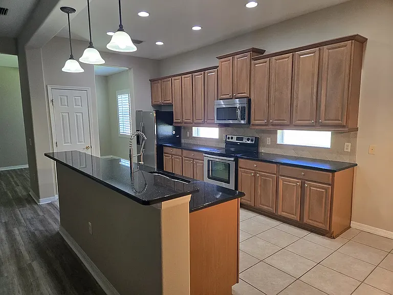 3637 Summerwind Cir — Photo 2