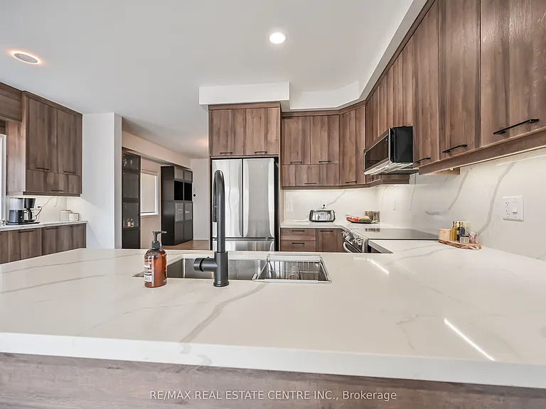 226 Lormont Blvd — Photo 10