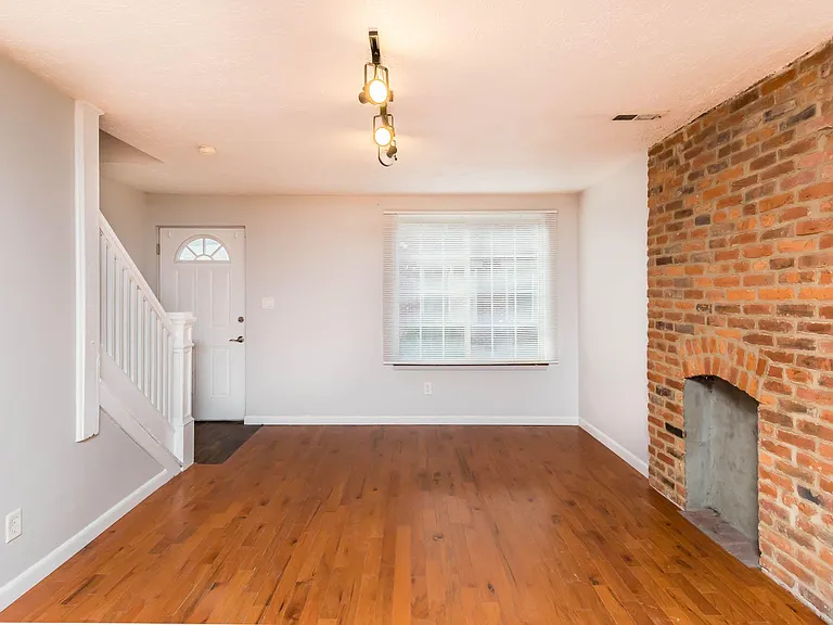 244 S Monroe Ave #L — Photo 11