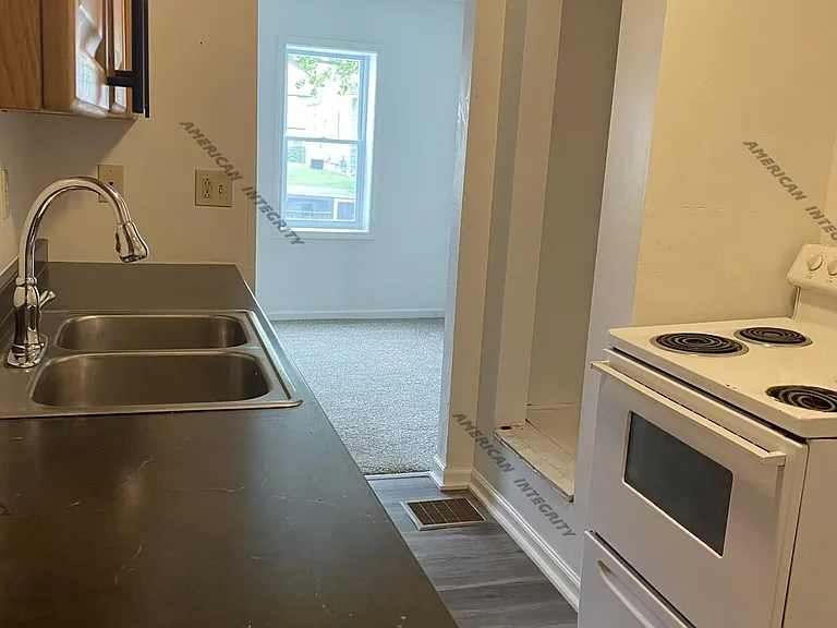 2924 Woodway Ave — Photo 4