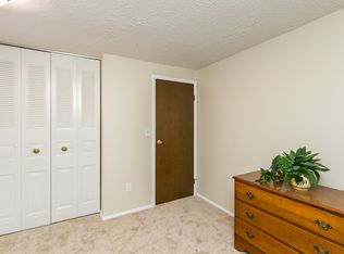 24241 Club View Dr, Gaithersburg, MD 20882