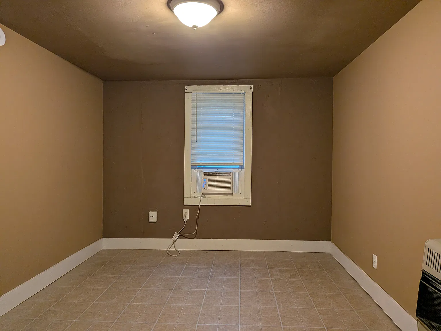 806 S 2nd — Photo 3