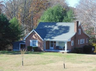 1694 Phillips Rd, Sandy Ridge, NC 27046