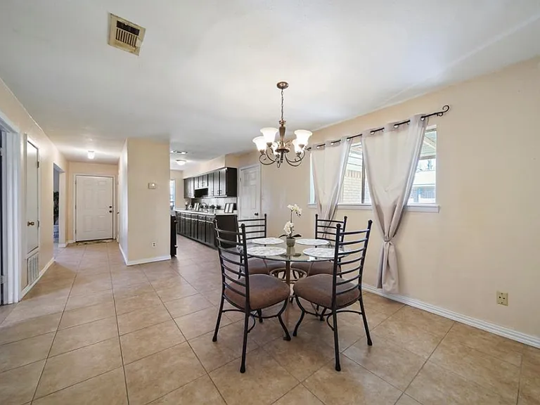 521 Gardenia St — Photo 22