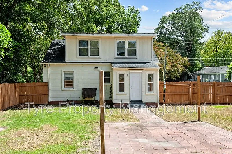 4 bed, 2.0 bath, 1400 sqft, $2,600 — Photo 3