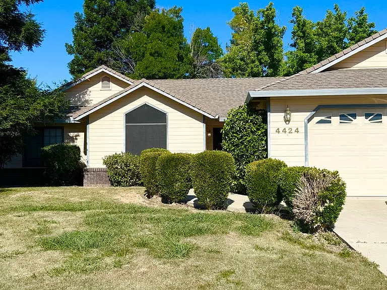 4424 Heather Ridge Ln — Photo 1