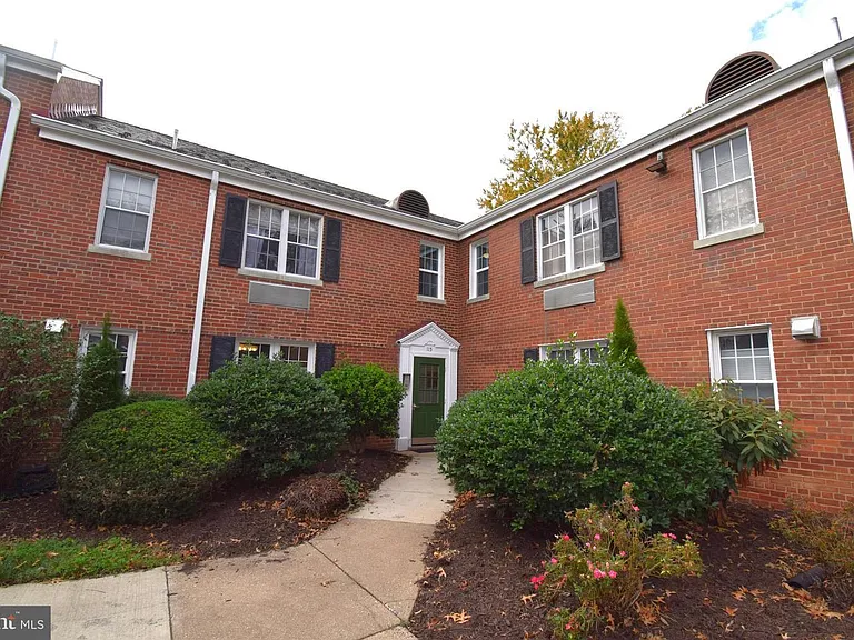 115 E Glebe Rd — Photo 11