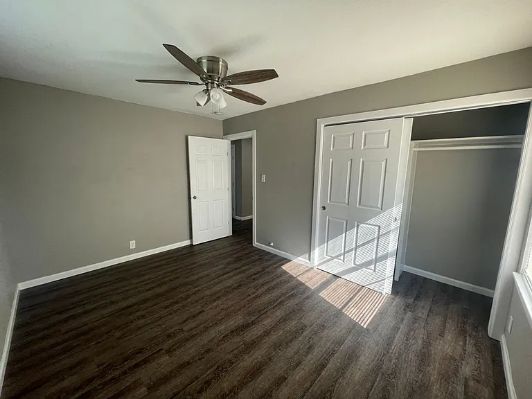 2113 Cloverdale St — Photo 9