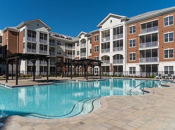 2nd image of 1301 Ashford Cir #3ecbe5e6a