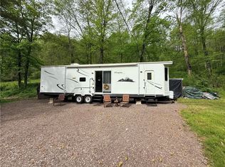 321 Dark Hollow Rd, Confluence, PA 15424