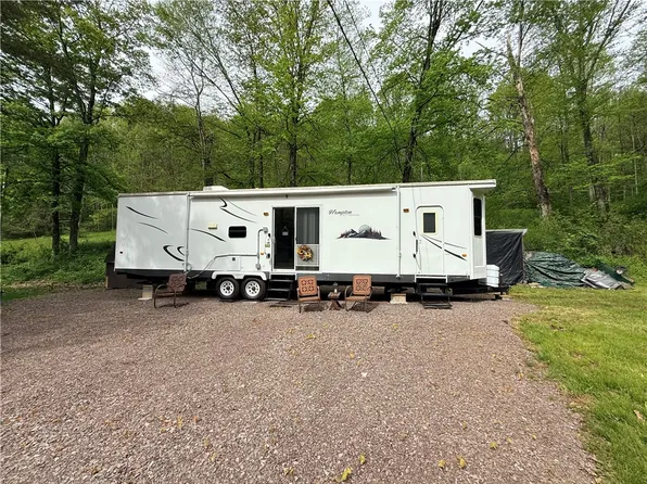 321 Dark Hollow Rd, Confluence, PA 15424