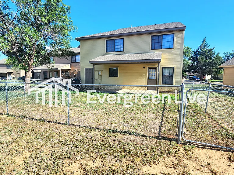 124 Crusader Ct — Photo 26