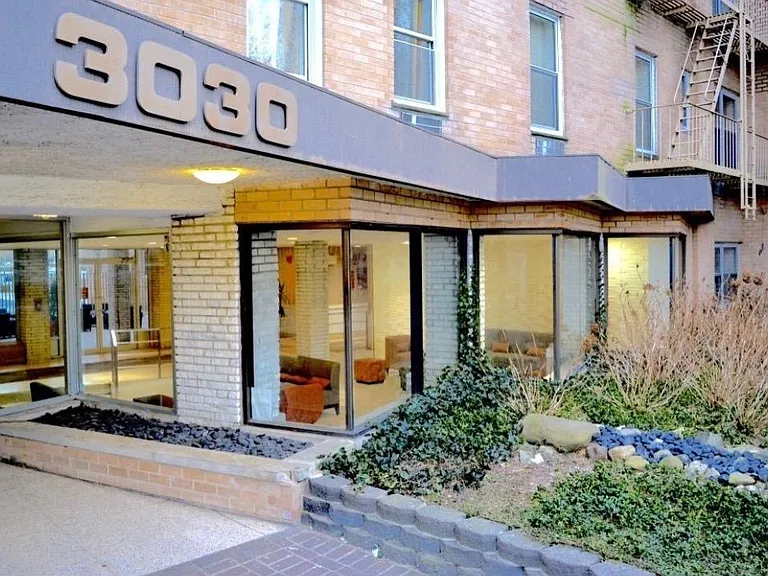 3030 Emmons Ave #5G — Photo 1