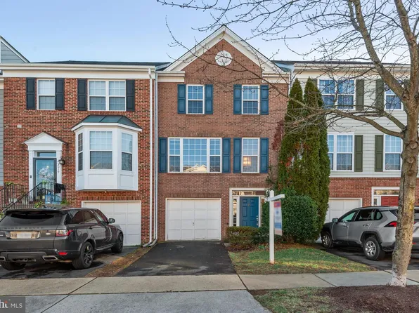43017 Beachall St, Chantilly, VA 20152
