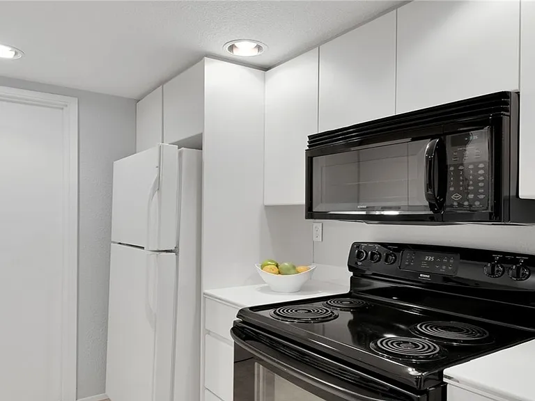 14757 NE 32nd St #B304 — Photo 3