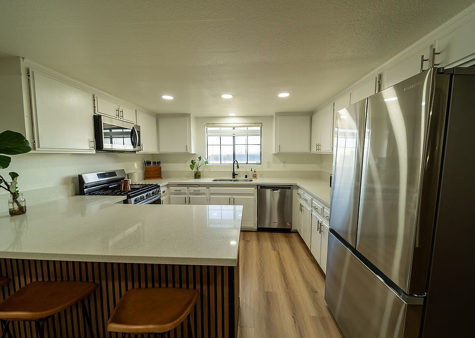 1st image of 4229 W Rosecrans Ave Unit 6