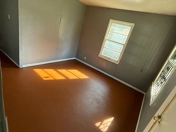 3rd image of 3112 Woodford St