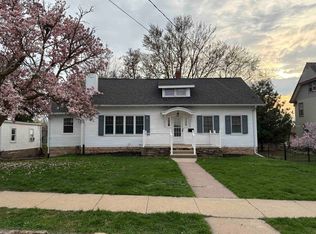 1215 Mount Pleasant St, Dubuque, IA 52001