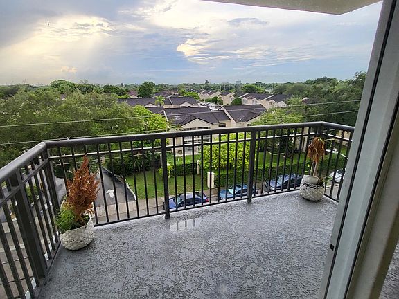 5th image of 2647 NW 25th Ave #386