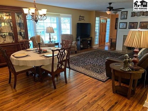 3rd image of 419 Hyde Park Dr