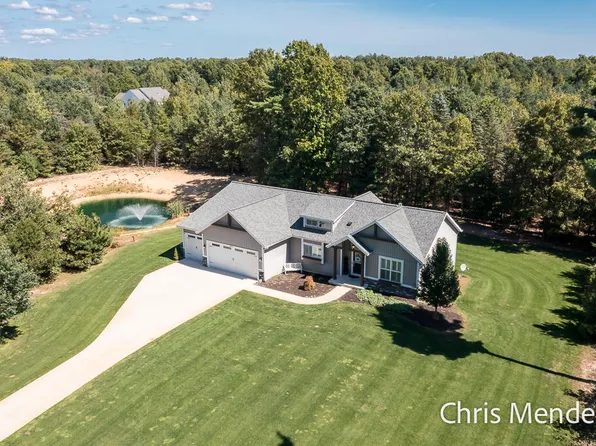 12644 Lincoln Farms Dr, Grand Haven, MI 49417