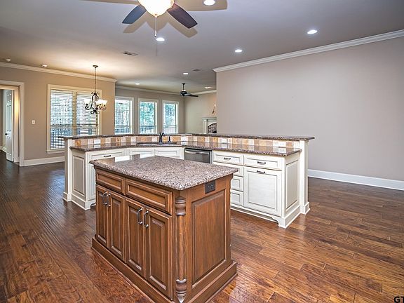 2nd image of 7240 Princedale