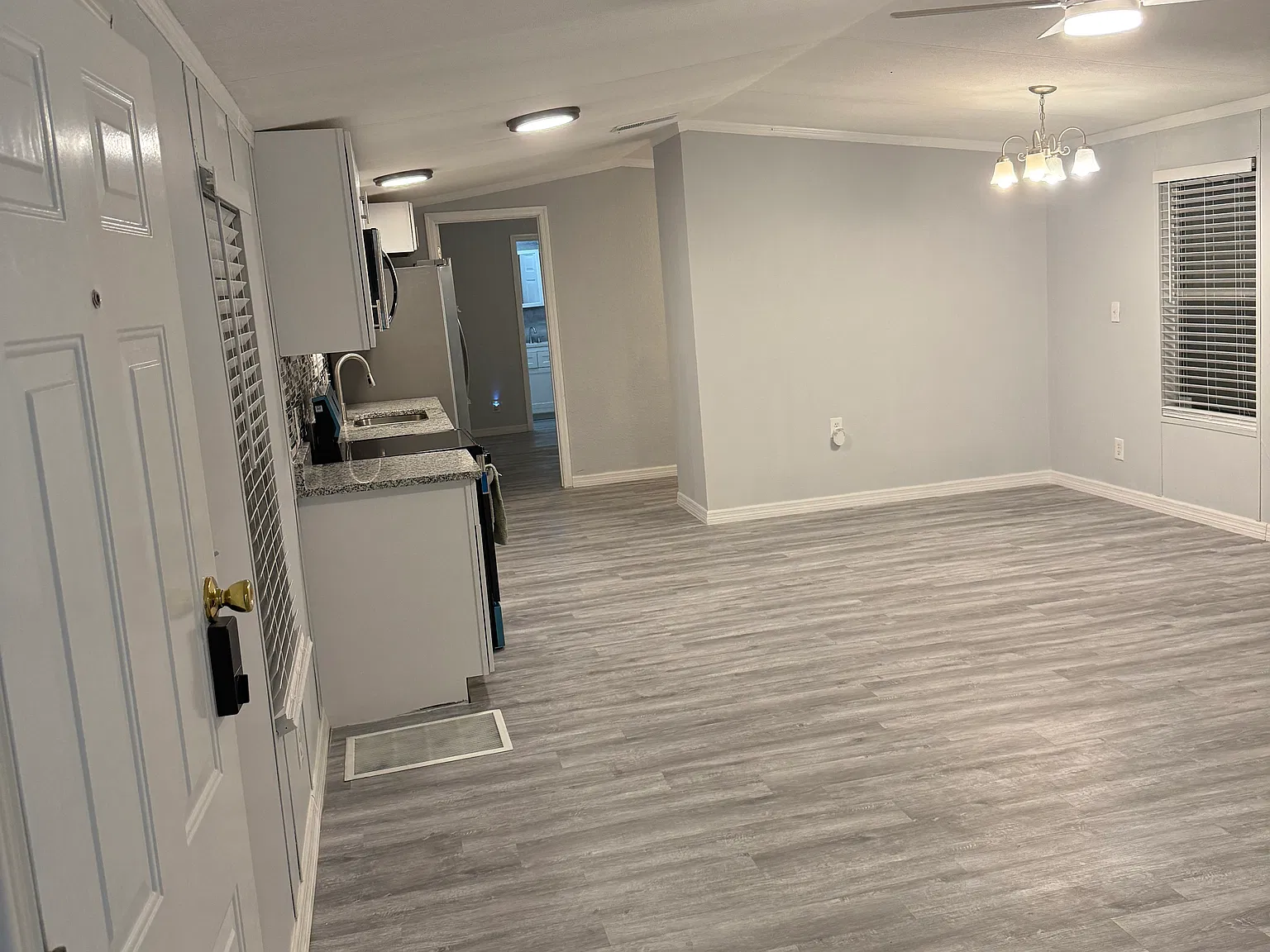 2 bed, 900 sqft, $1,600 — Photo 3