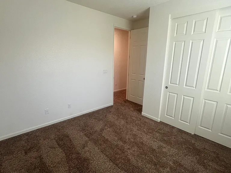 155 W Ladd Dr — Photo 28