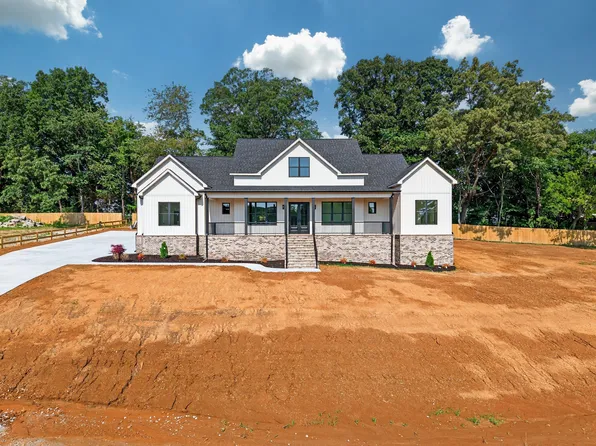 13 Cedar Grove Dr, Fayetteville, TN 37334