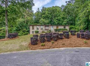 2057 Lakewood Dr, Vestavia Hills, AL 35216