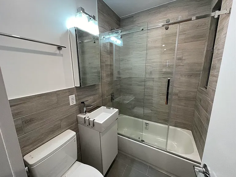427 E 80th St #1A — Photo 5