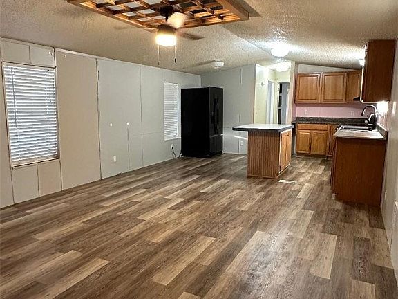 2nd image of 5867 Clifton