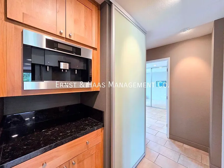 2101 E 2nd St #301 — Photo 4
