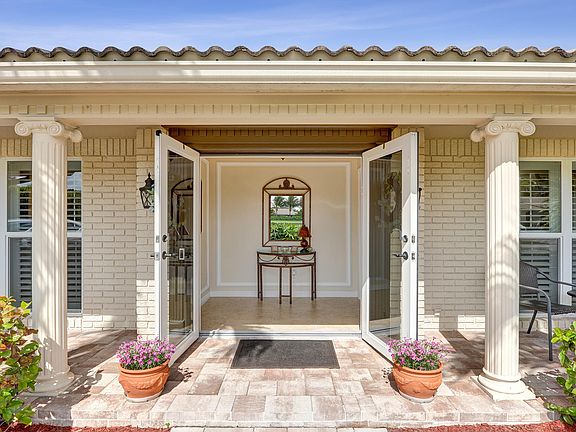 4th image of 22161 Soliel Circle W