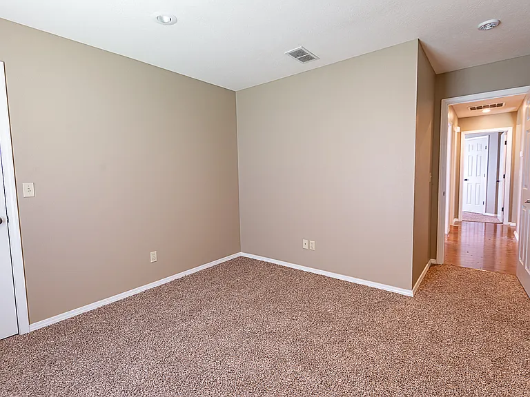 1332 S Lexington Ave — Photo 28