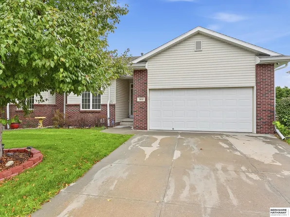 5951 N 92nd Ave, Omaha, NE 68152