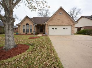 151 Corkwood St, Lake Jackson, TX 77566