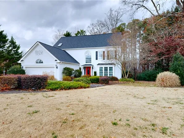 5500 Old Fox Trl, Greensboro, NC 27407